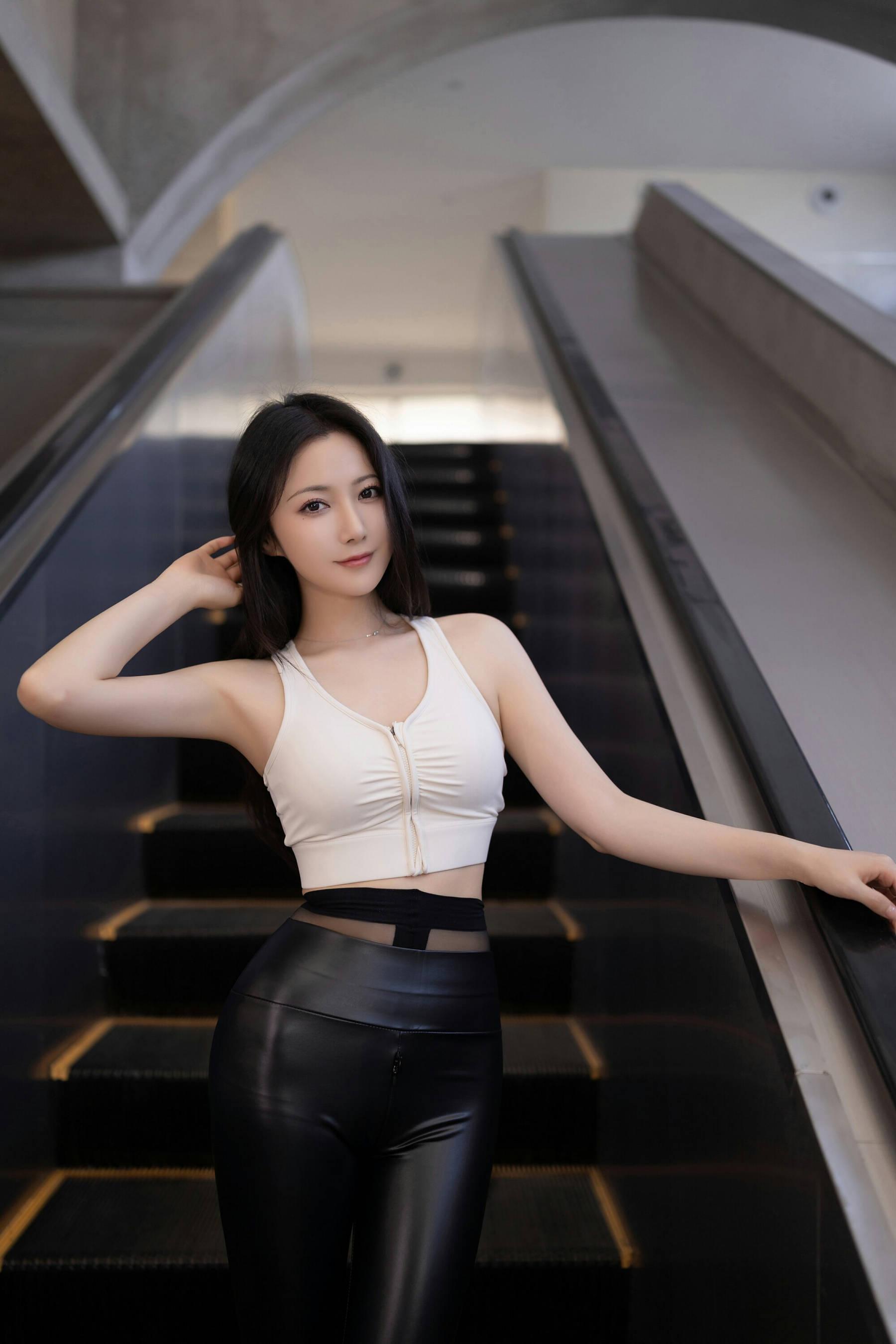 秀人付费 鱼子酱Fish 诱人私拍福利 行李托运118P 4