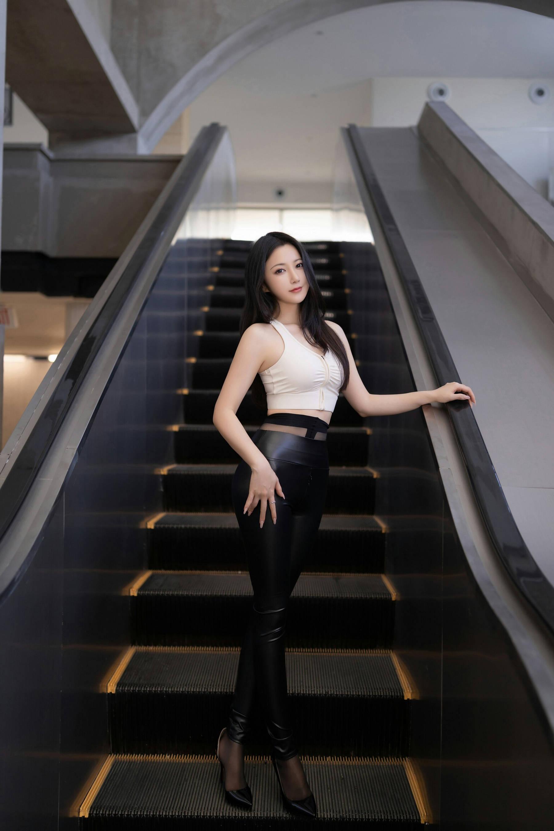 秀人付费 鱼子酱Fish 诱人私拍福利 行李托运118P 7