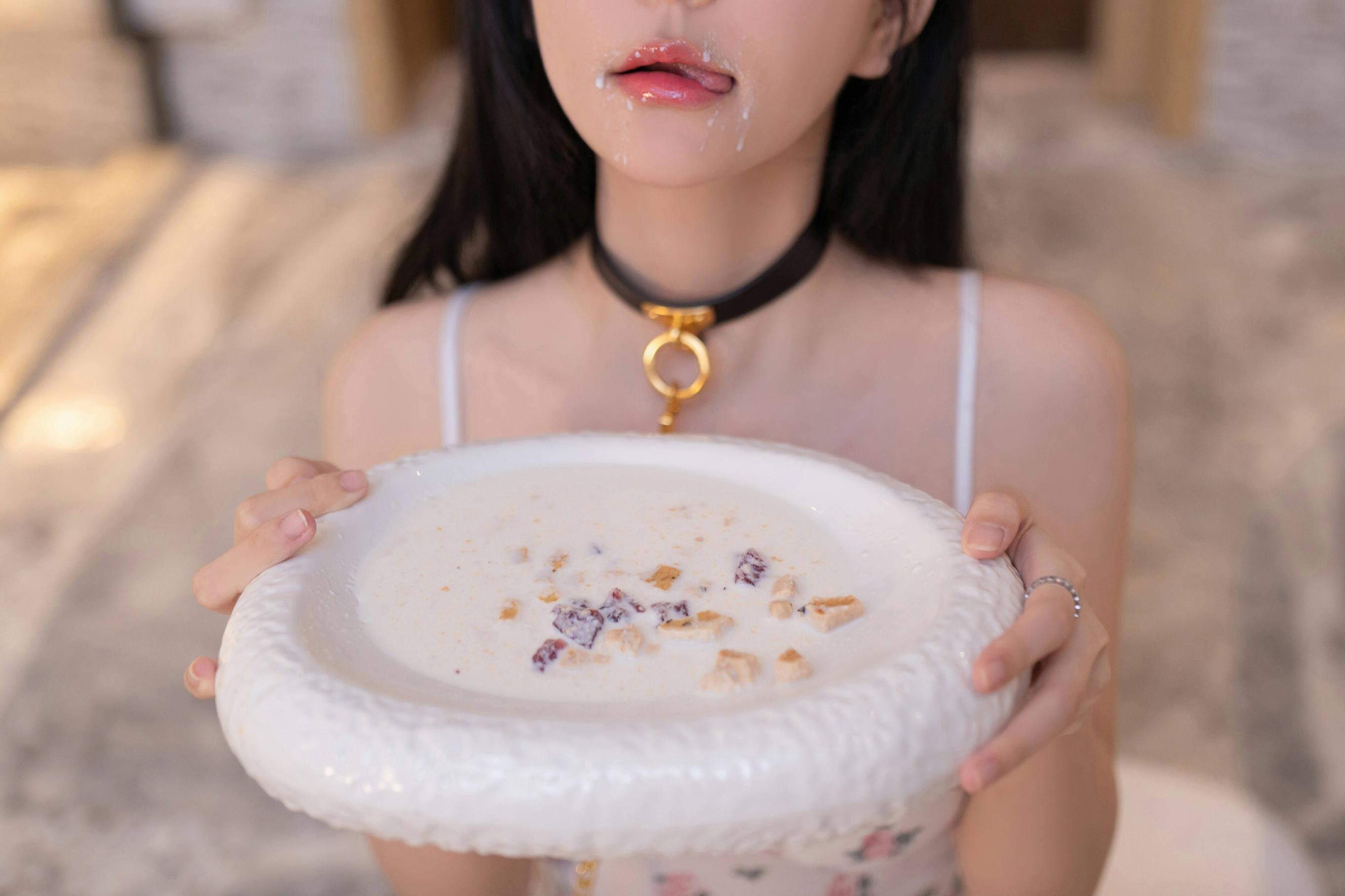 秀人付费 谢小蒽 诱人私拍福利 白色花纹睡裙97P 3