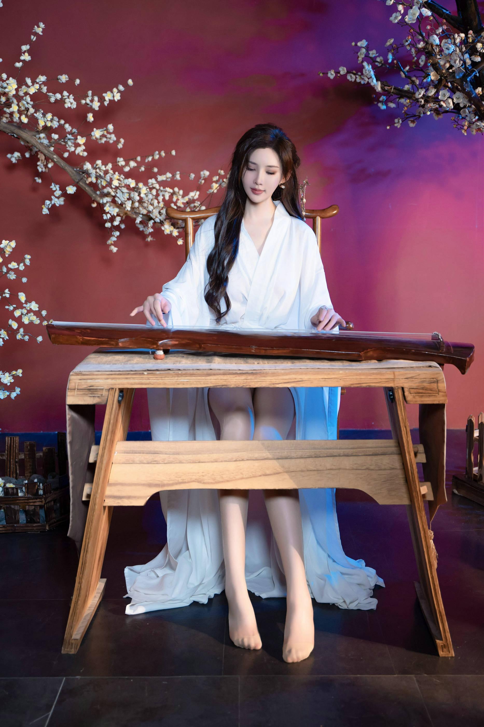 [Paid Model] Zhou Yanxi Tempting Private Shoot Benefits White Hanfu 101P 7