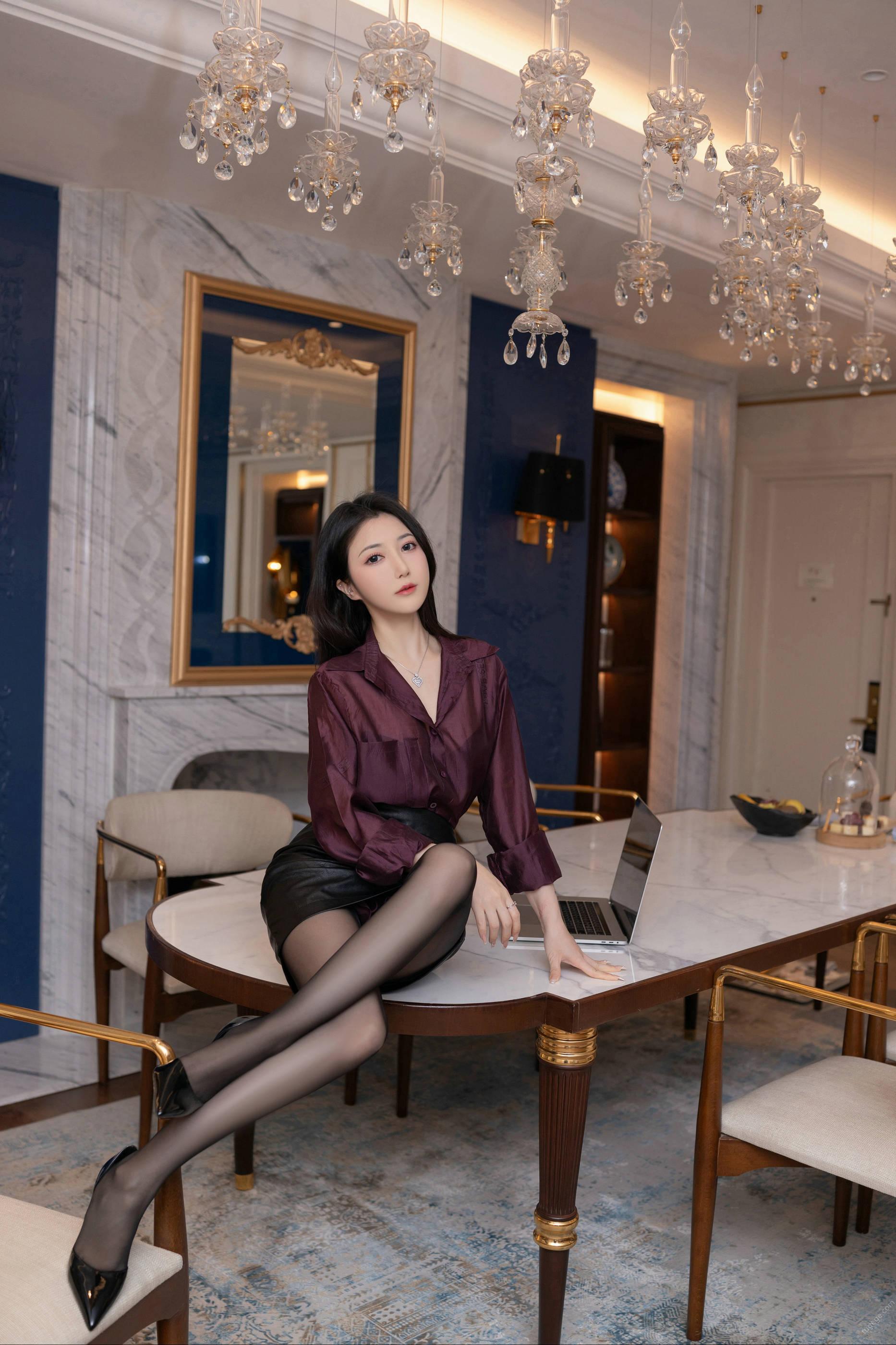 Paid Content] Fish Roe Fish Tempting Private Photoshoot Benefits Purple Shirt 80P 4