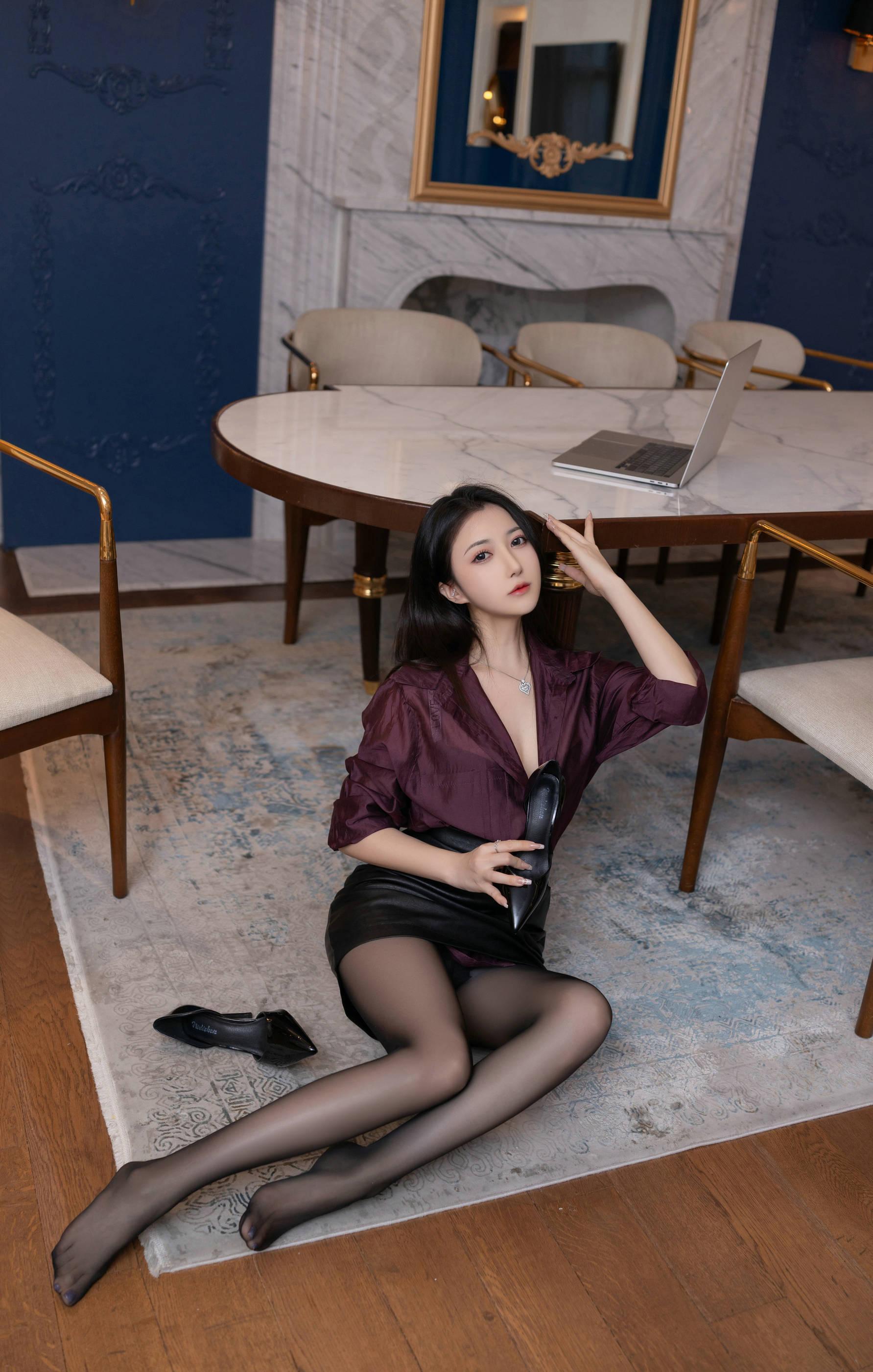 Paid Content] Fish Roe Fish Tempting Private Photoshoot Benefits Purple Shirt 80P 7