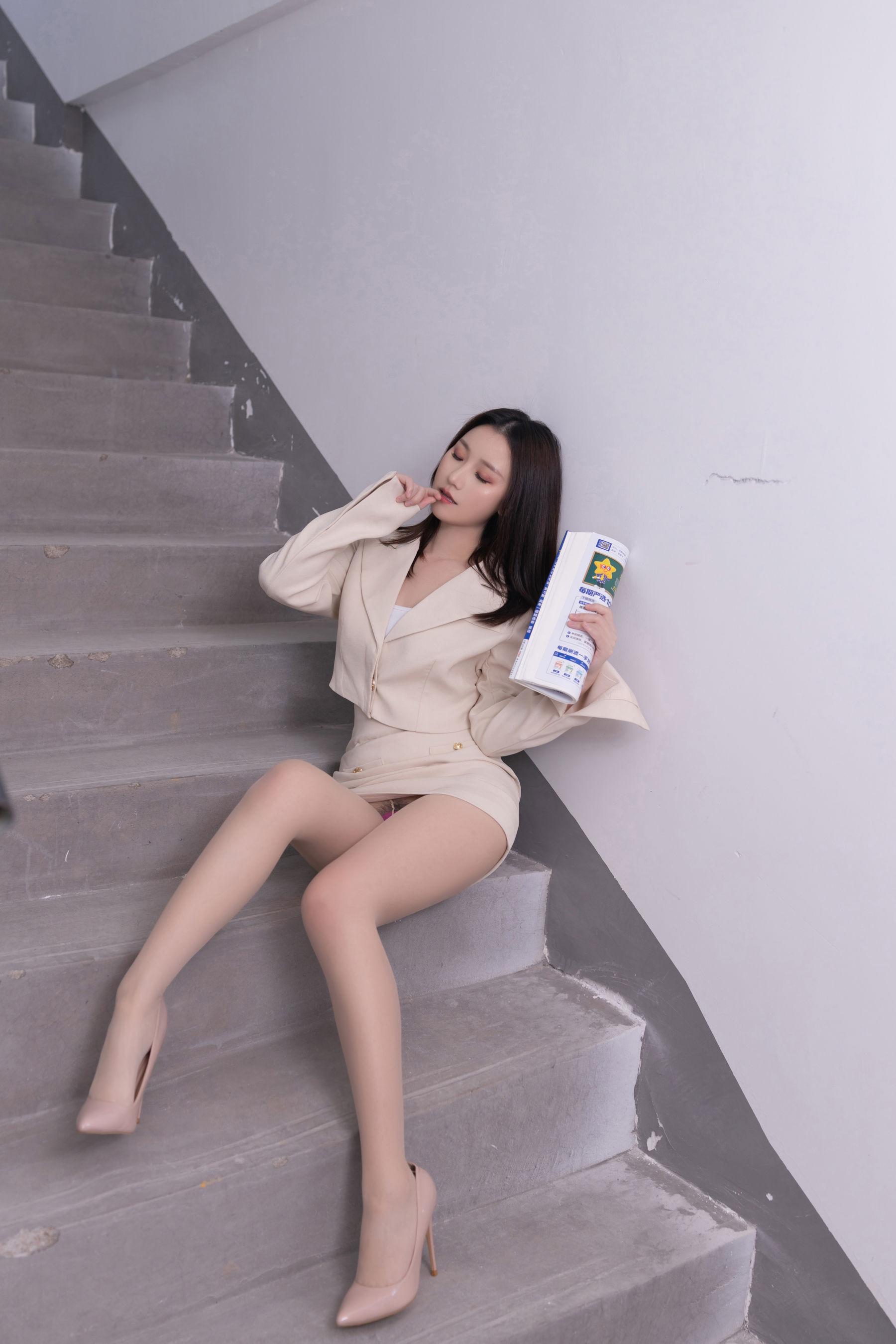 [Paid Content] Xingzi: Seductive Private Shoot Benefits and 116-Page Graduation Thesis