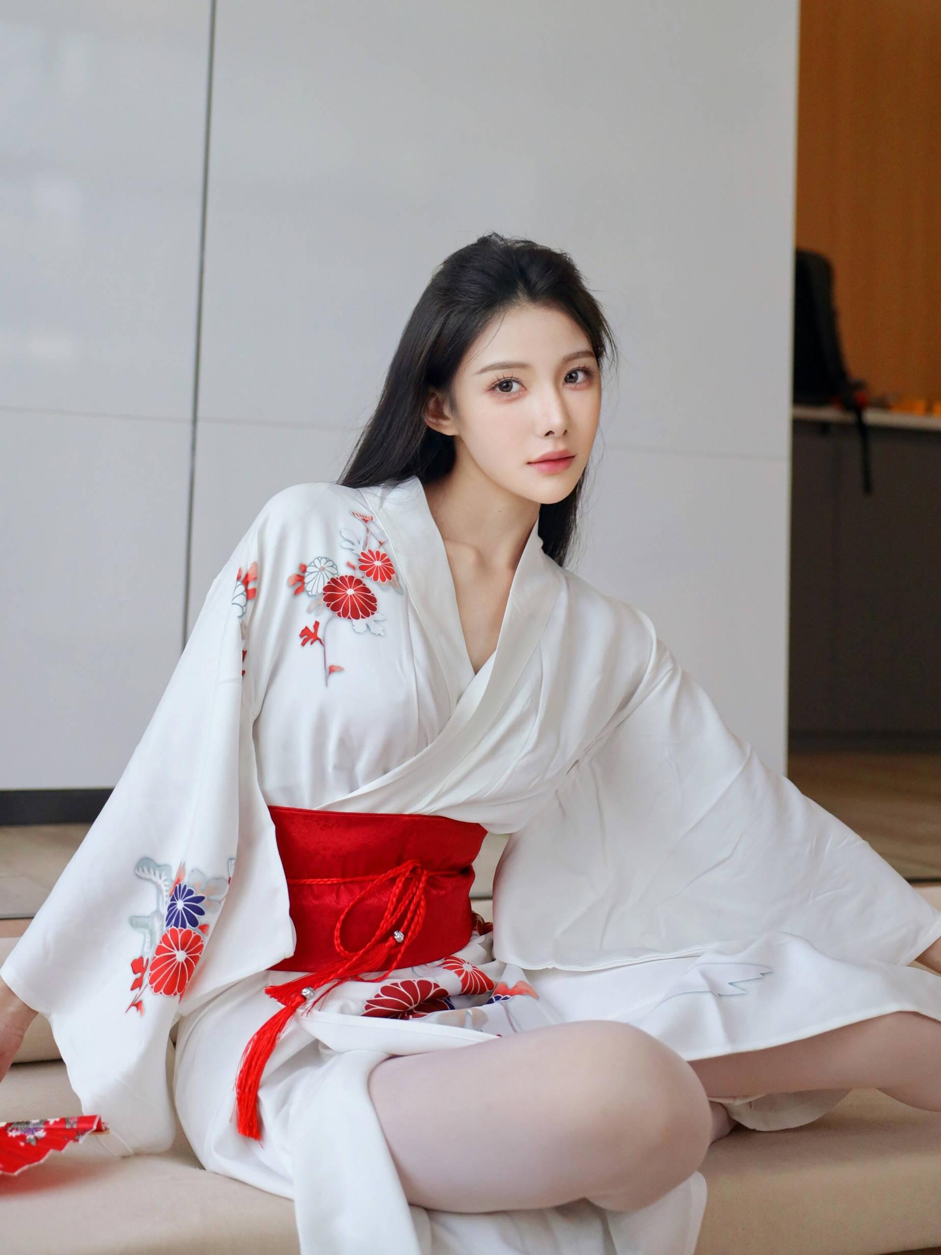 Show People Selection Li Shuang'er Seductive Private Photoshoot Benefits COS Pan Jinlian 85P 8