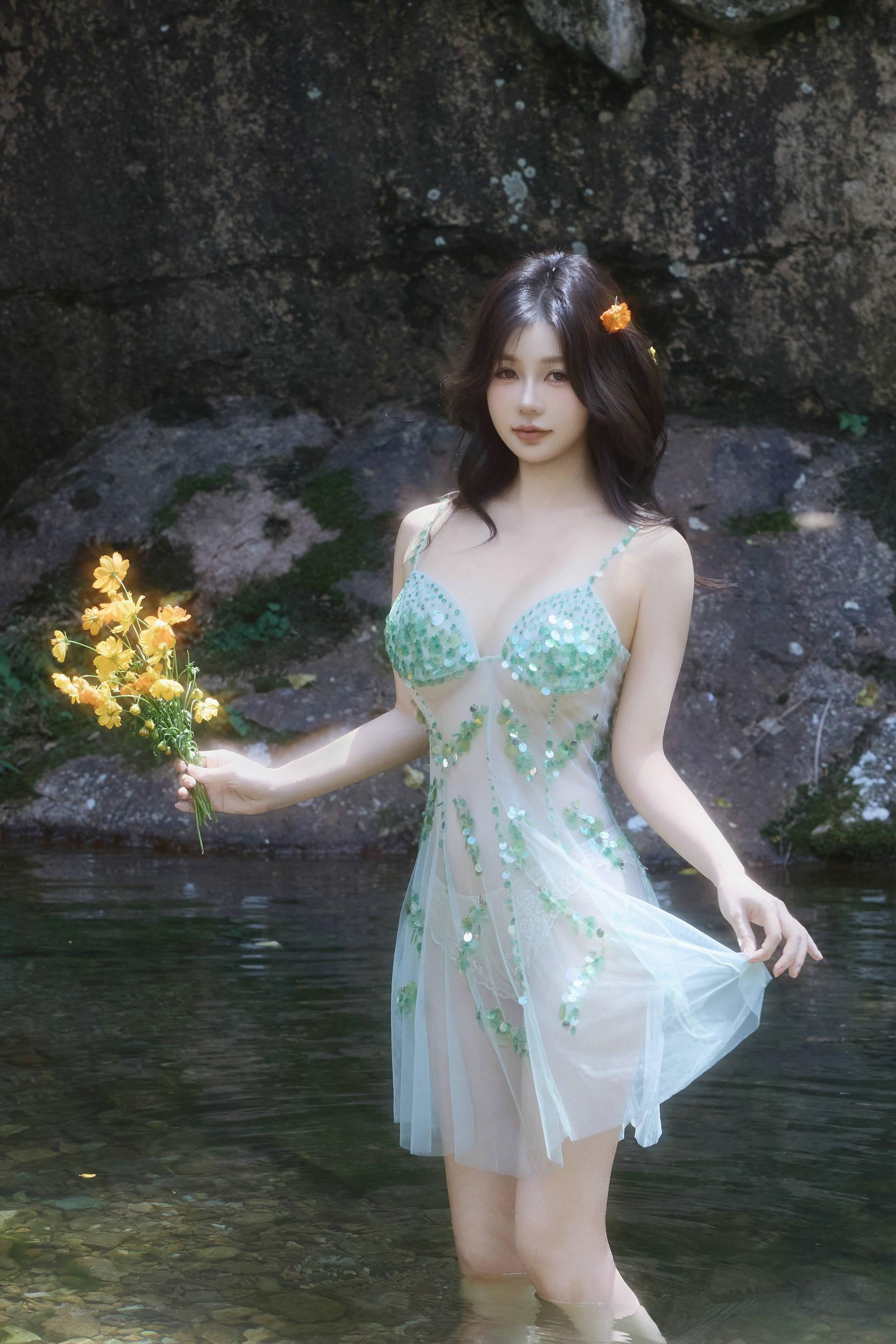 Yin Tiantian's Alluring Photoshoot: Xiaoxi Sheer Skirt 69P