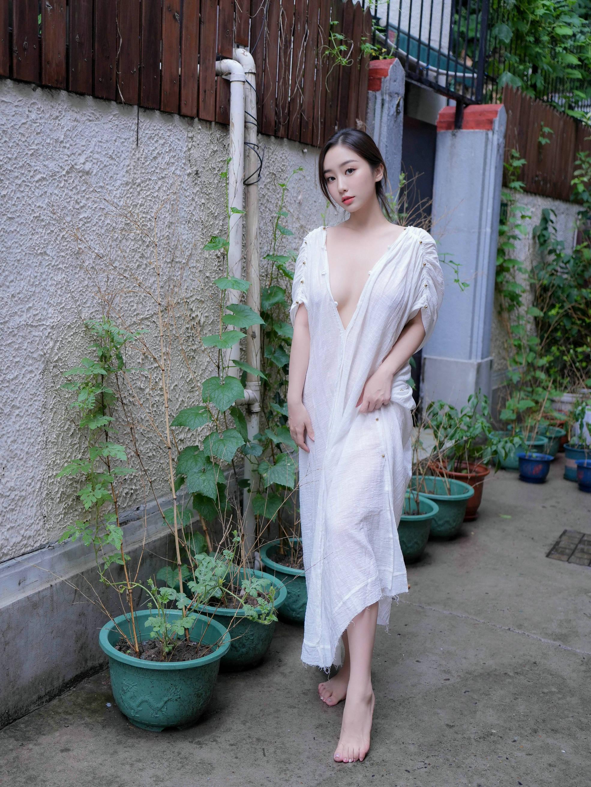 Featured Nanzhi Seductive Private Photoshoot Benefits White Dress 75P 7