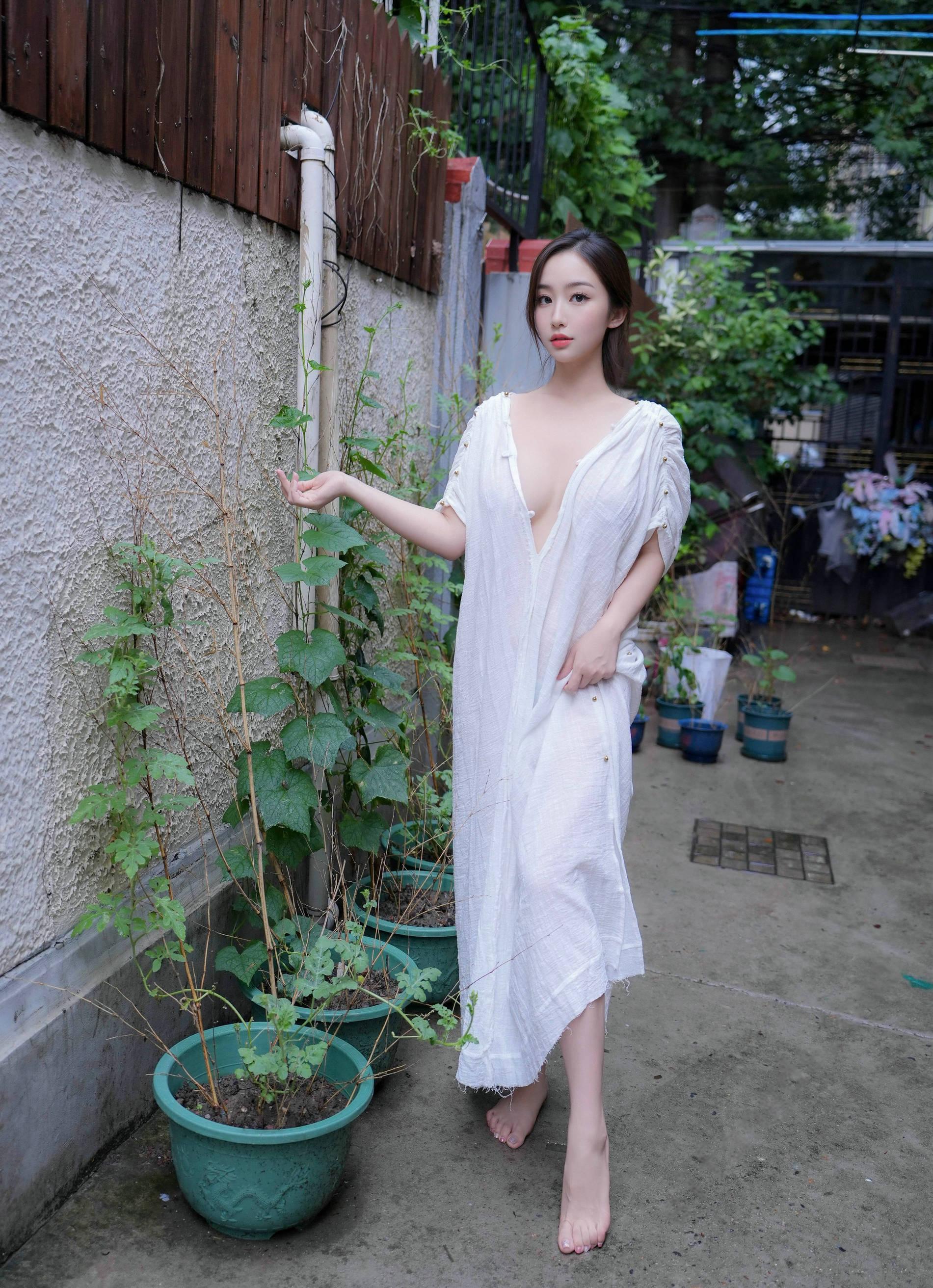 Featured Nanzhi Seductive Private Photoshoot Benefits White Dress 75P 8