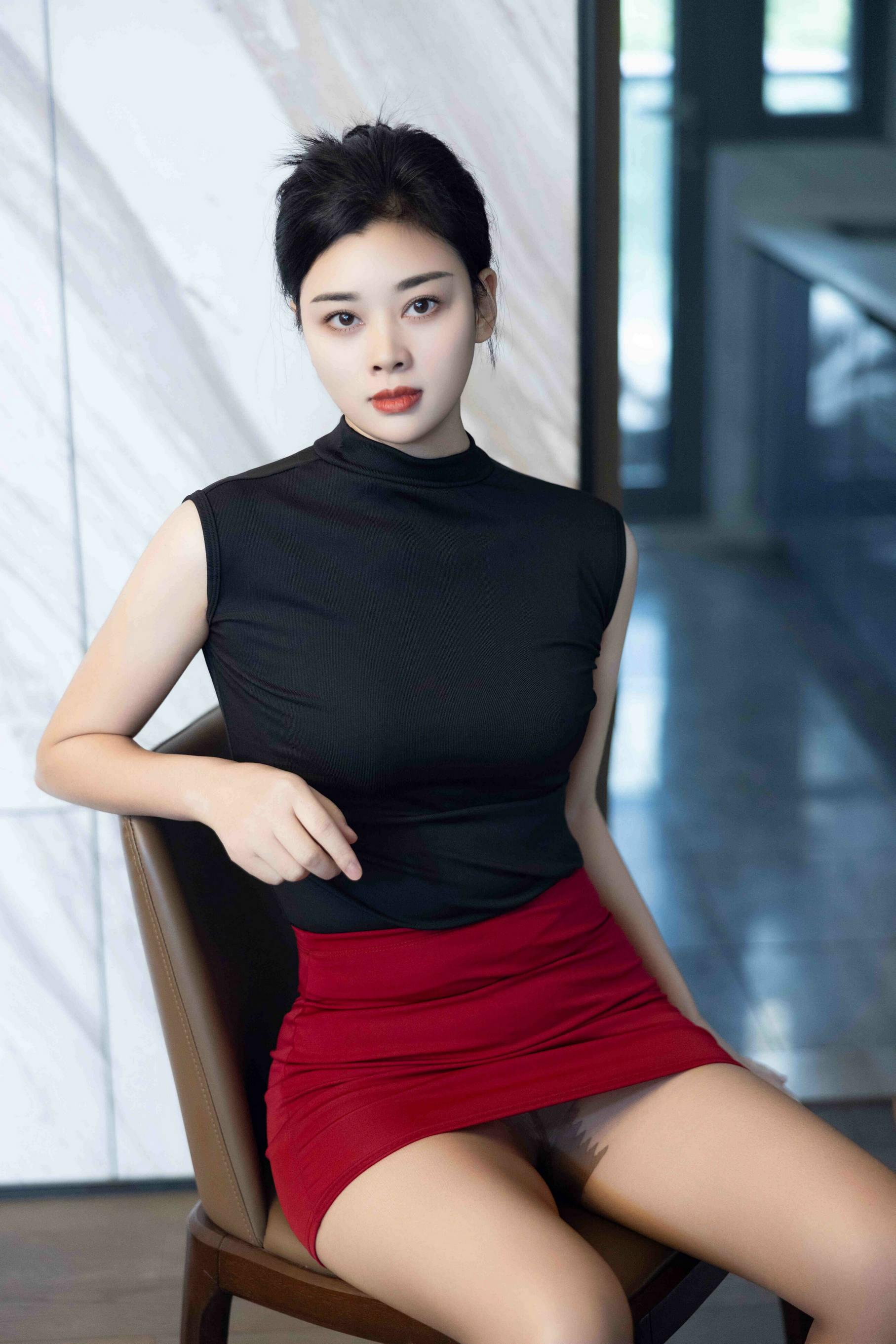 Exclusive Xu Qingyan Private Photoshoot: OL Black Stockings 86P