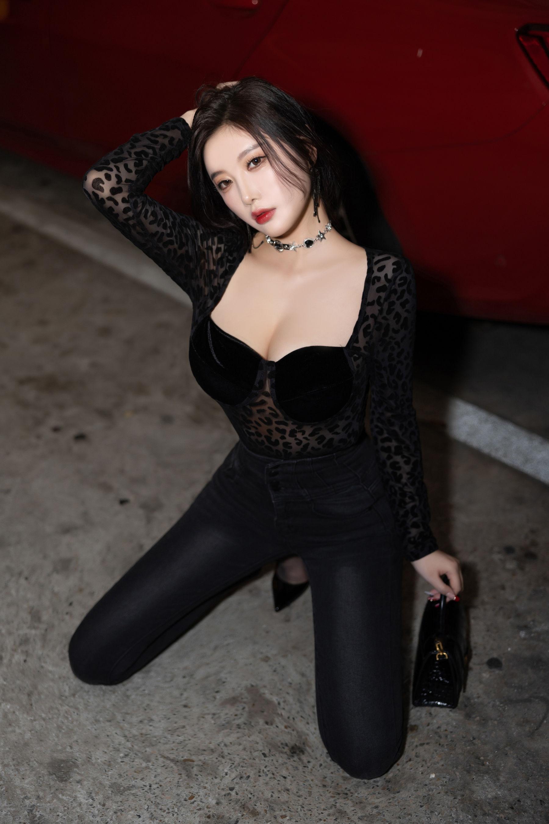 秀人付费 杨晨晨 诱人私拍福利 黑色牛仔裤97P 7