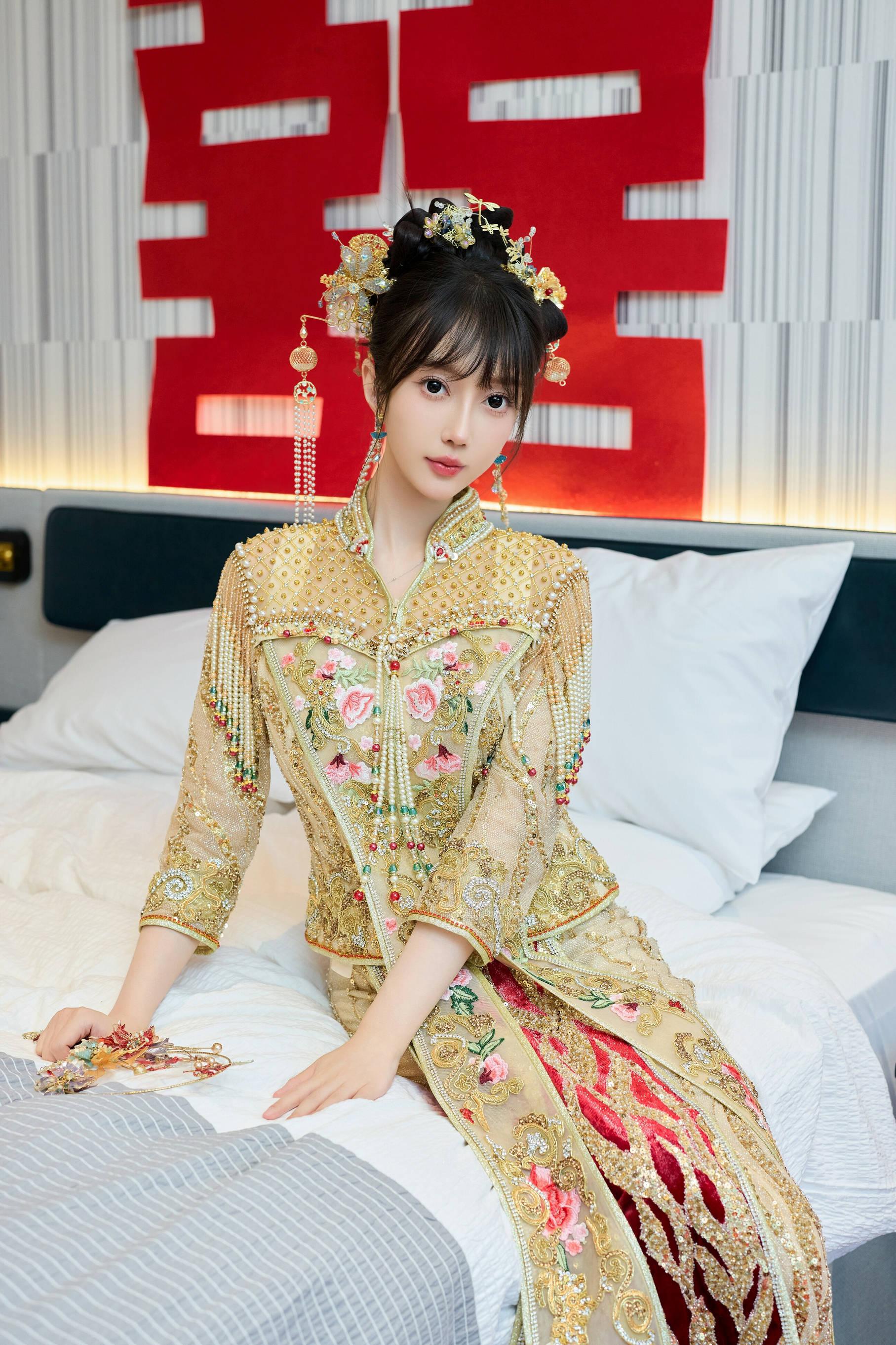 秀人付费 玥儿玥er 诱人私拍福利 婚纱制服诱惑81P 7