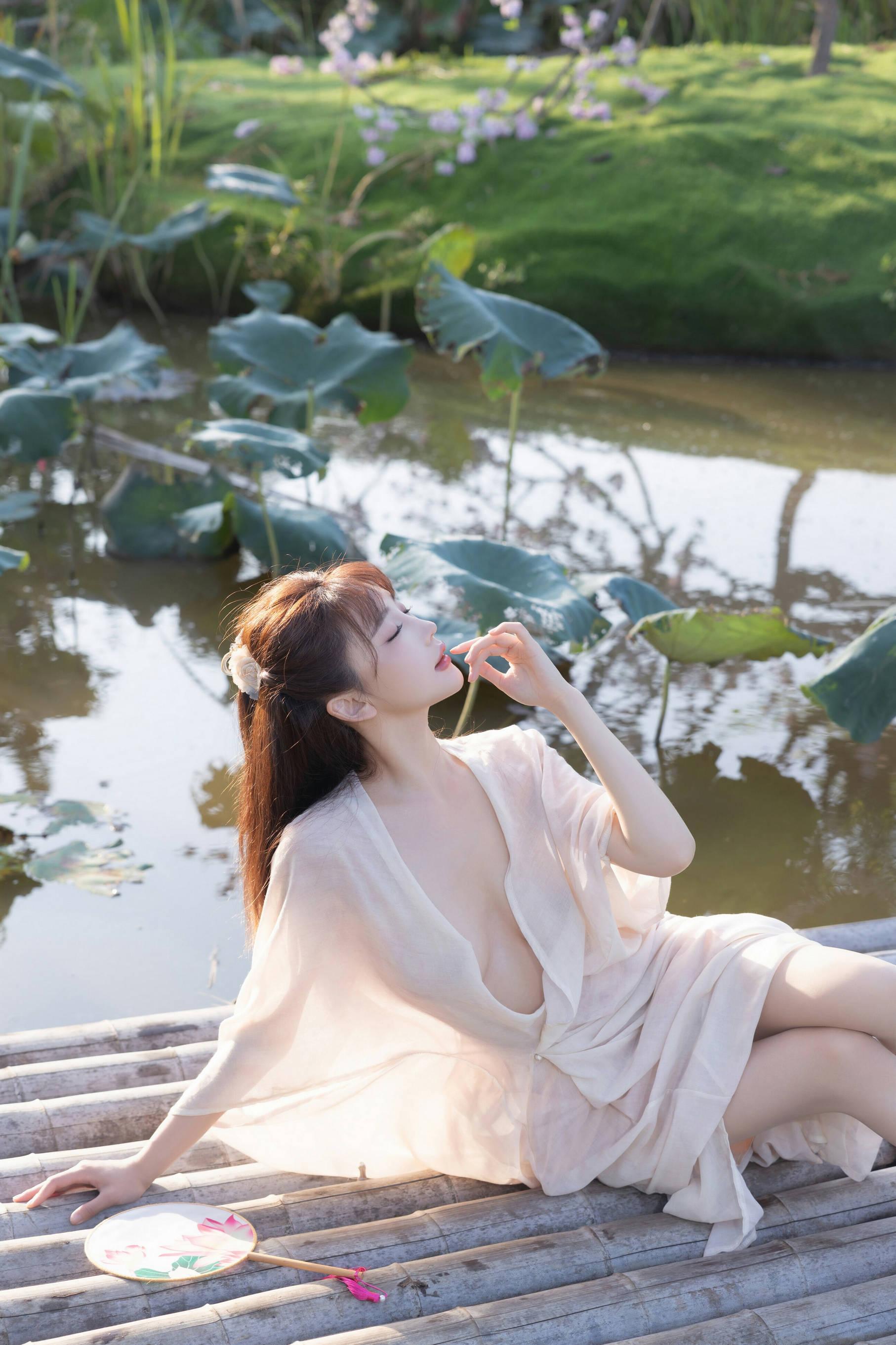 秀人付费 陆萱萱 诱人私拍福利 古风浅色薄纱88P 7